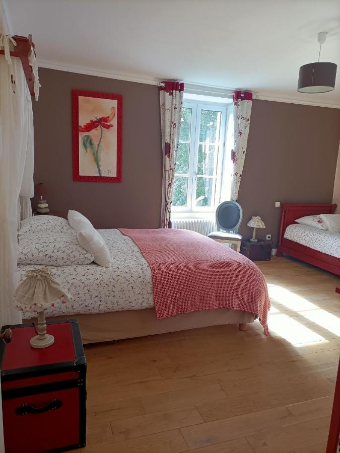 Bed and Breakfast Le Manoir "Aux Douves" Bazoges-en-Paillers Екстер'єр фото