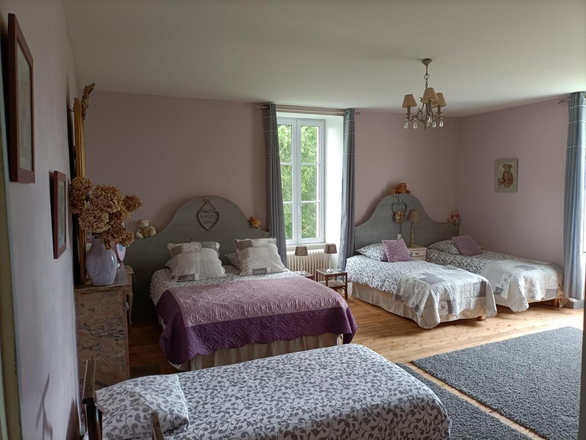 Bed and Breakfast Le Manoir "Aux Douves" Bazoges-en-Paillers Екстер'єр фото