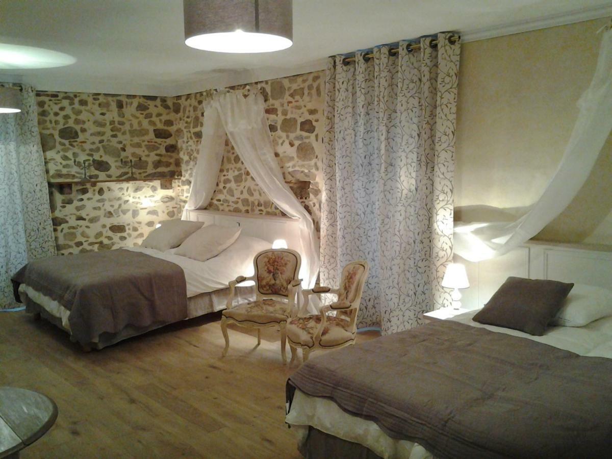 Bed and Breakfast Le Manoir "Aux Douves" Bazoges-en-Paillers Екстер'єр фото