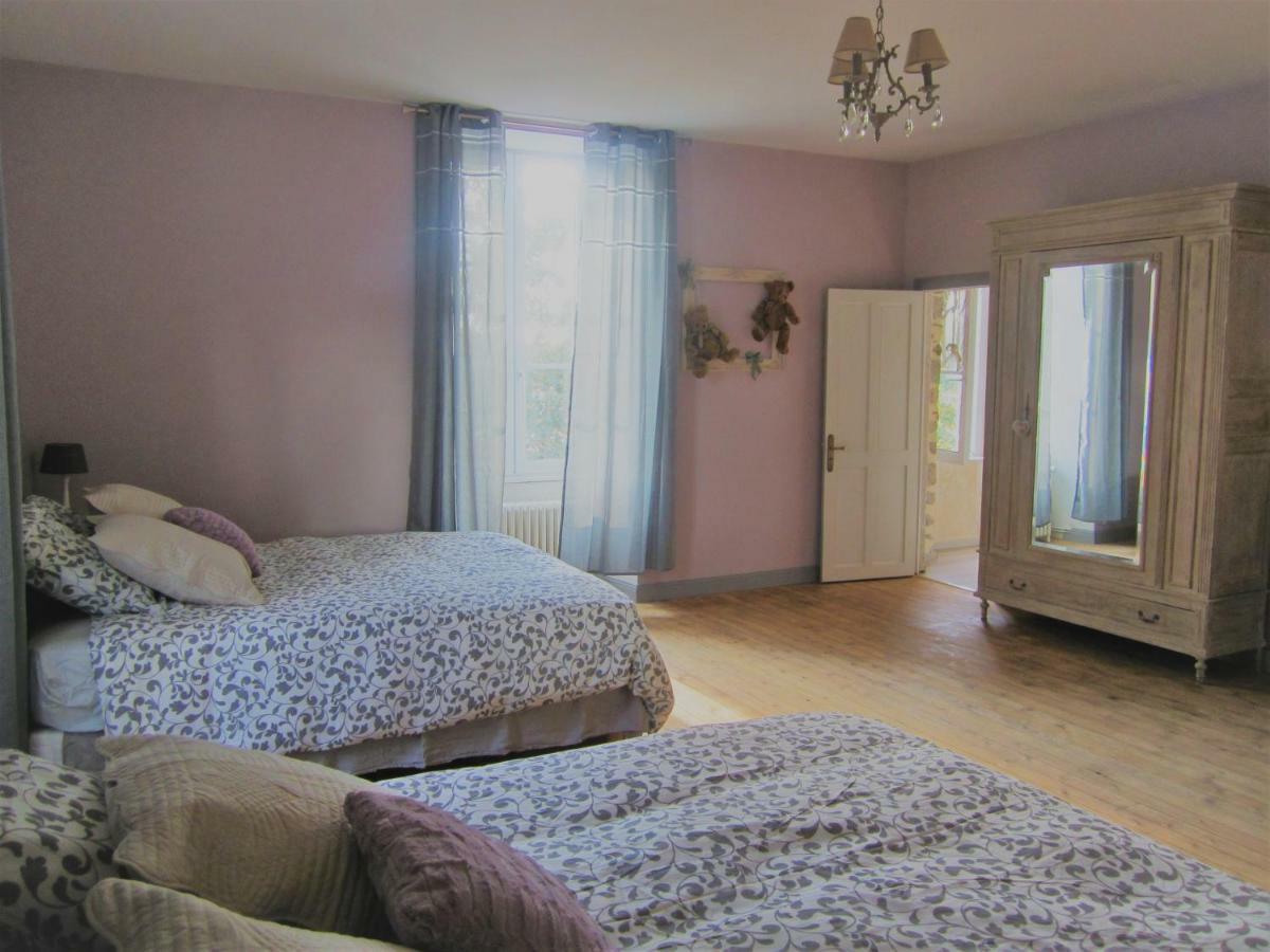 Bed and Breakfast Le Manoir "Aux Douves" Bazoges-en-Paillers Екстер'єр фото