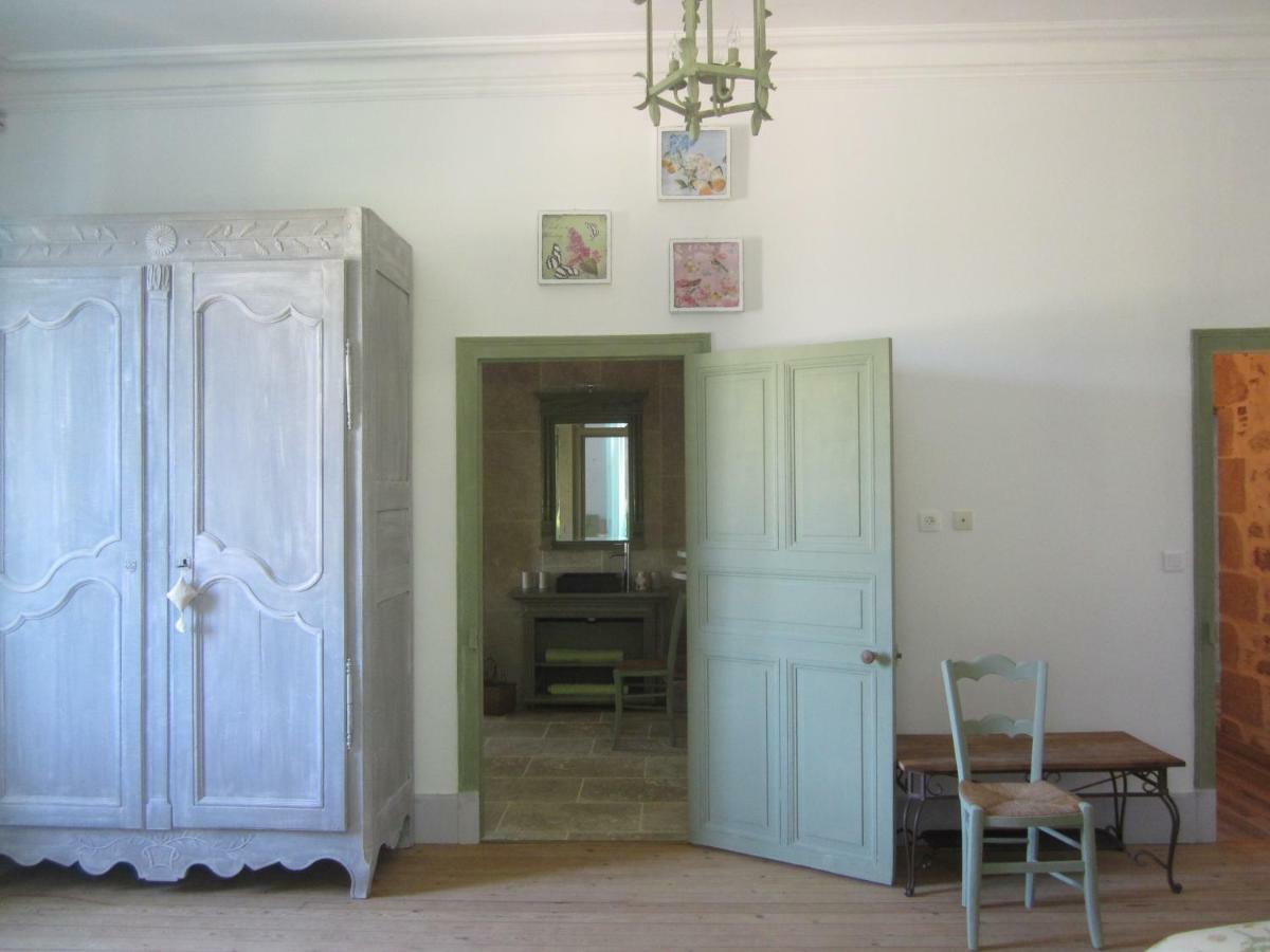 Bed and Breakfast Le Manoir "Aux Douves" Bazoges-en-Paillers Екстер'єр фото